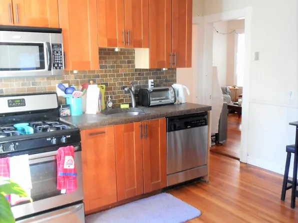 15 Rowell St #1, Dorchester, MA 02125