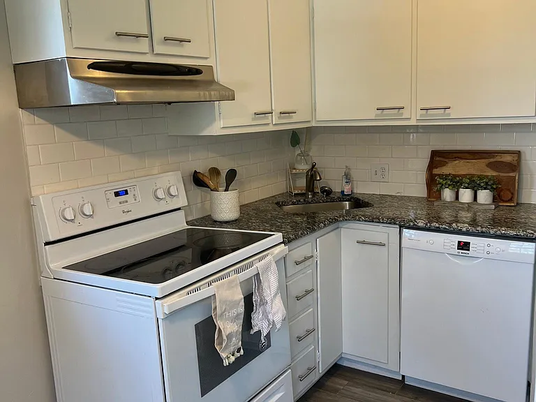 1676 Western Ave #3C — Photo 3