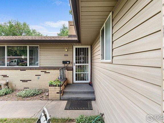 4th image of 806 E Kelly Dr
