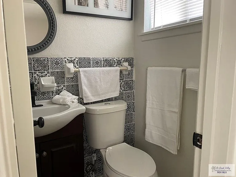 1617 E Los Ebanos Blvd — Photo 30