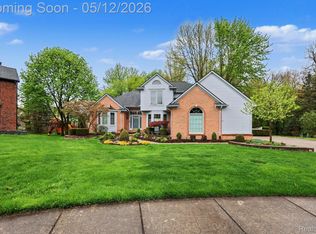 43820 Pinot Noir Dr, Sterling Heights, MI 48314
