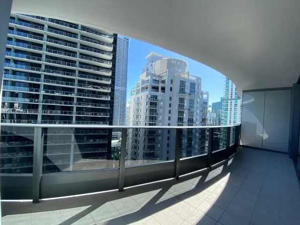 1000 Brickell Plz Unit 3207, Miami, FL 33131