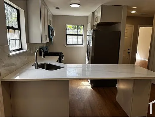 3 bed, 1350 sqft, $2,350 — Photo 1