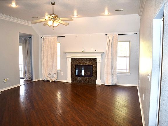5th image of 2162 Meadowbrook Dr