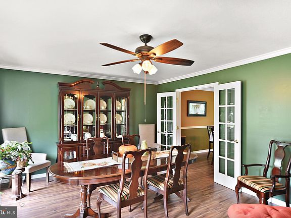 5th image of 1633 Honeysuckle Dr