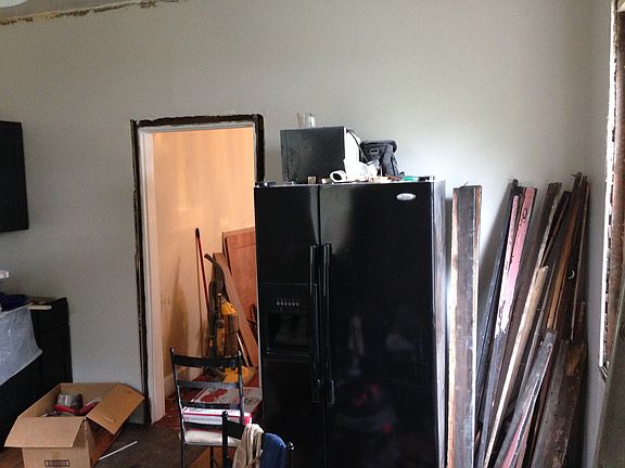4th image of 28 Ehrman Ave