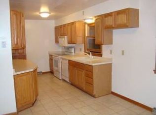 S75W14927 Kathryn Dr, Muskego, WI 53150