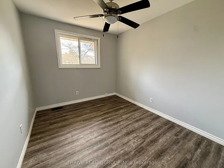 161 Toulon Cres — Photo 10