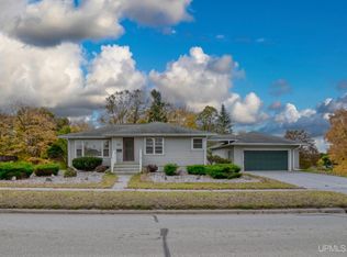 903 E 7th Ave, Norway, MI 49870