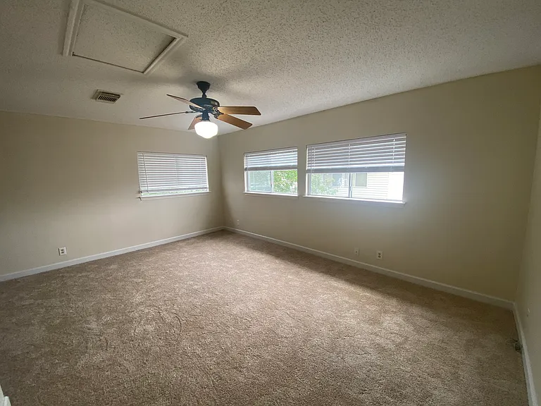8802 Bridgefield — Photo 20