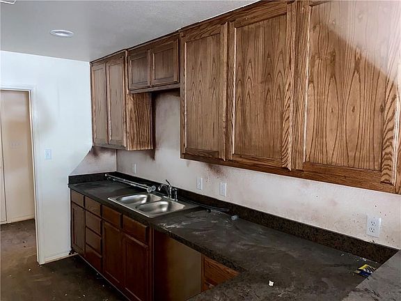 3rd image of 5515 Goodman Ave