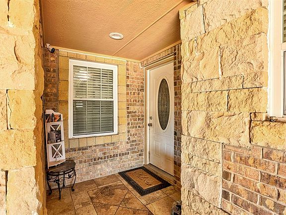 3rd image of 2633 SW 57th St
