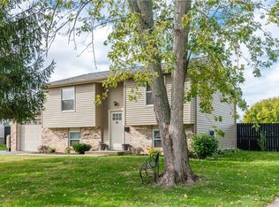 102 Calmont Farm Cir, Englewood, OH 45322