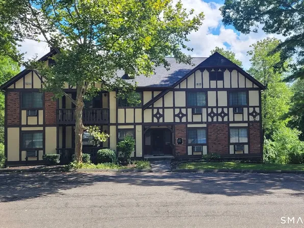5 Essex Court #5, Brookfield, CT 06804