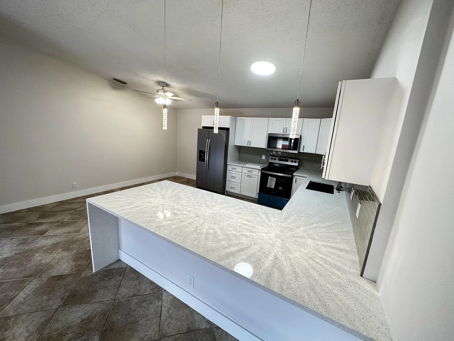 2 bed, 2.0 bath, 1142 sqft, $2,150 — Photo 1