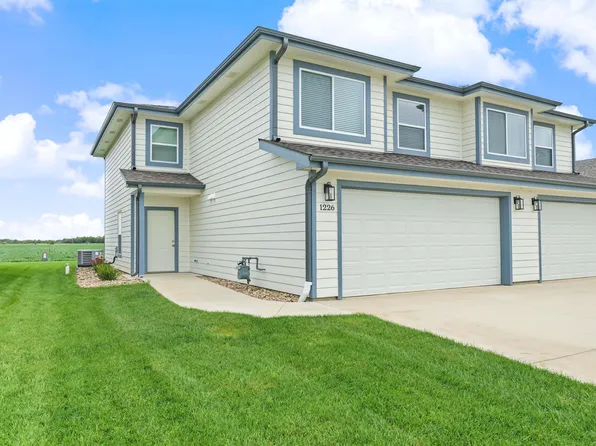 1226 Steve Hawley Ln, Salina, KS 67401