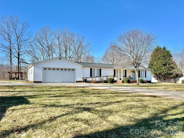 214 Heritage Cir, Taylorsville, NC 28681