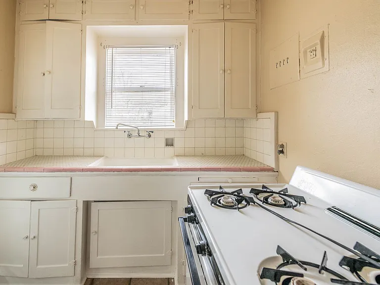 503 Fulton Ave — Photo 4
