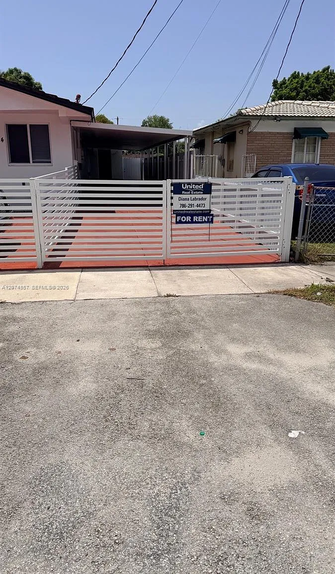 Amnd Miami Suburban Acres — Photo 1