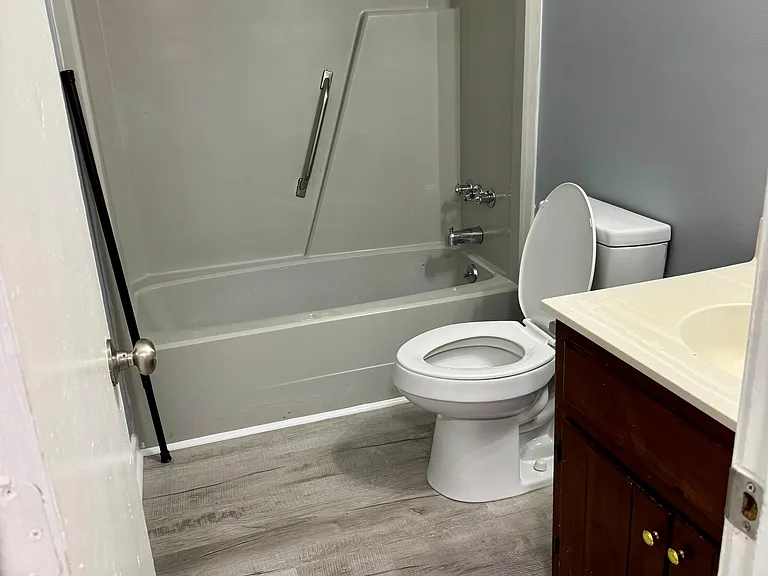222 Knightsmanor Ct — Photo 6