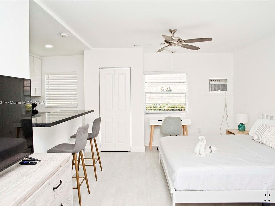 1st image of 4109 N Ocean Dr #9
