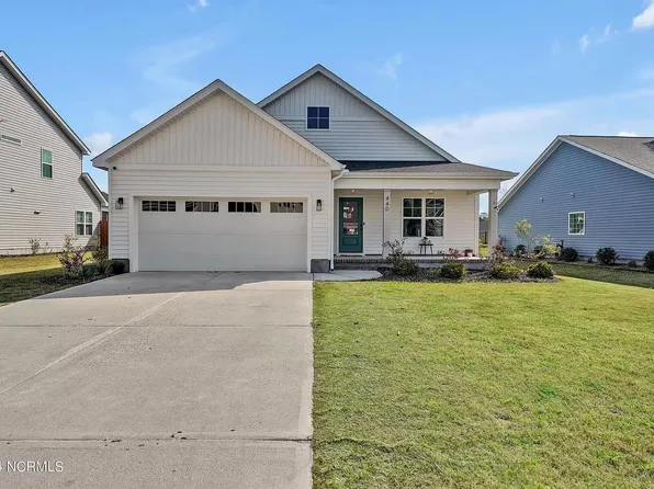 440 Pebble Shore Dr, Sneads Ferry, NC 28460