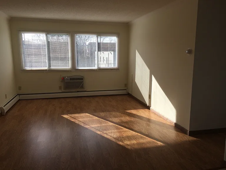 Stevens Square Apartments — Photo 107