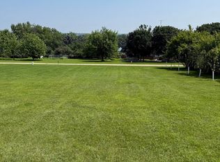 806 High St, Big Stone City, SD 57216