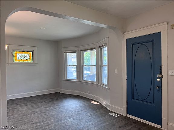 2nd image of 3831 Carlyle Ave
