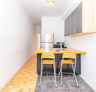 2nd image of 314 Troutman St #2R