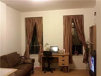 Rented by R New York