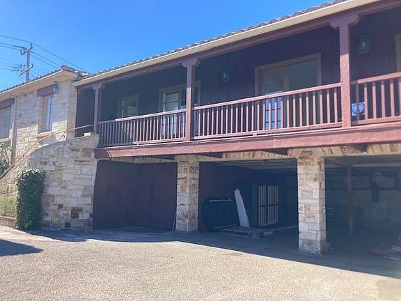 154 Balcony/carports