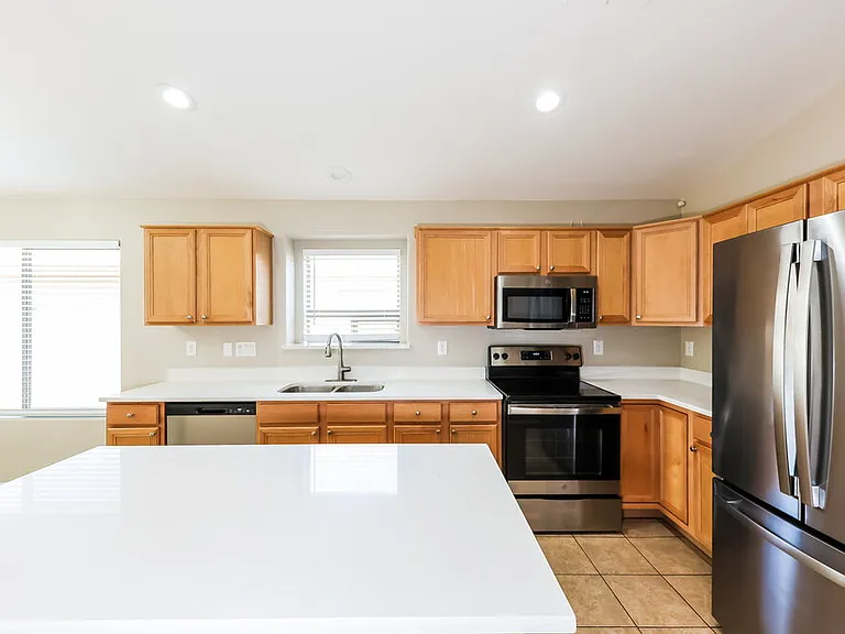 8328 S 48th Dr — Photo 9