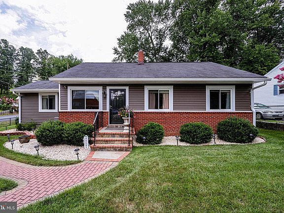 3rd image of 15932 Donald Curtis Dr
