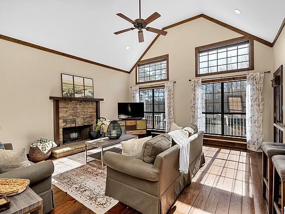 5th image of 258 Cottage Dr