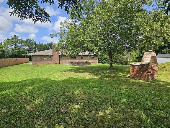 2nd image of 109 Pinhook Rd
