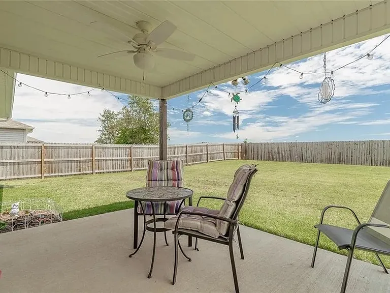 636 Woodcreek Loop — Photo 7