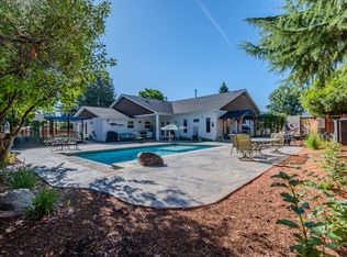 2204 Meals Dr, Medford, OR 97501