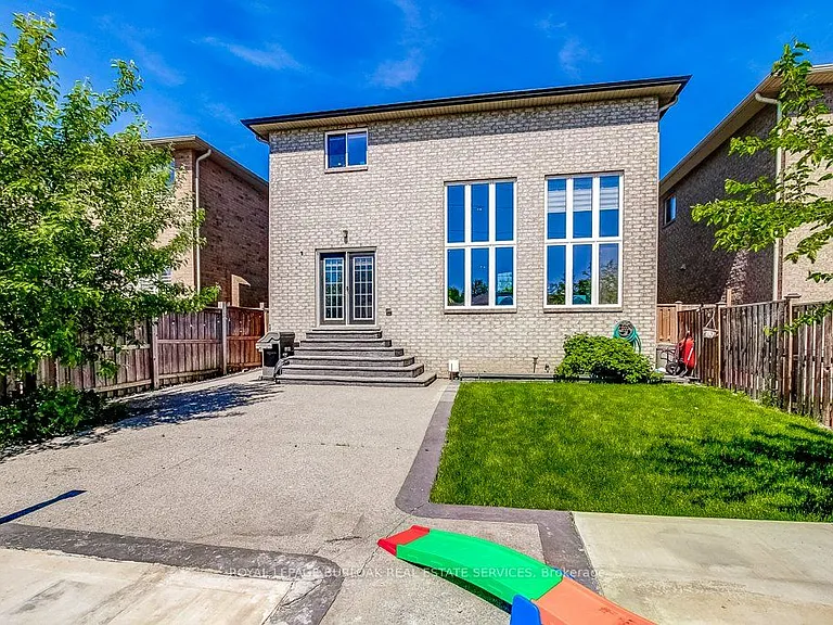 182 Fair St — Photo 44