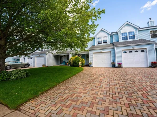 58 Elm Street, Central Islip, NY 11722