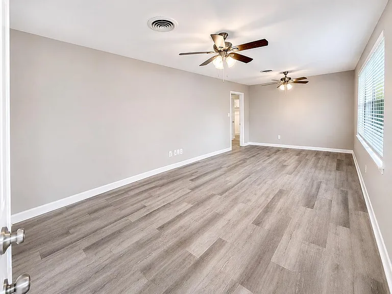 819 W Kyle Rd — Photo 6