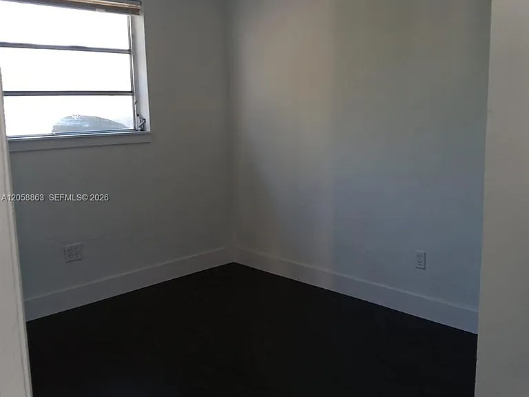 107 SW 18th Ct #12 — Photo 8