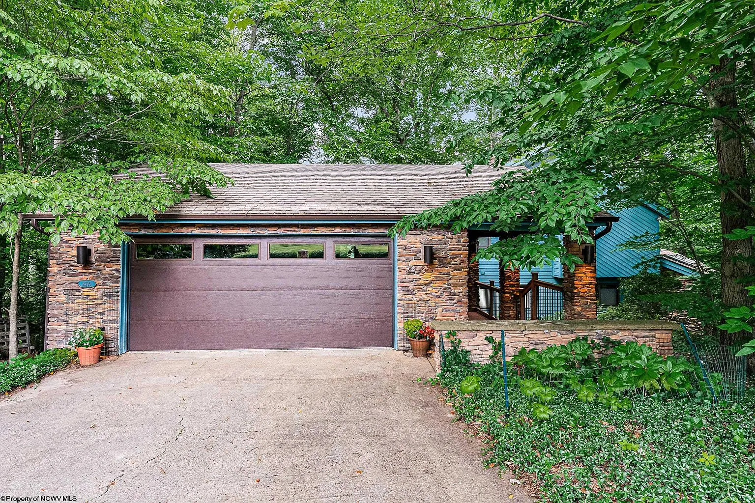 2315 Lakeside Ests photo 1
