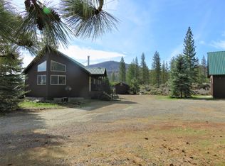 40427 Volcano Ln, Hat Creek, CA 96040