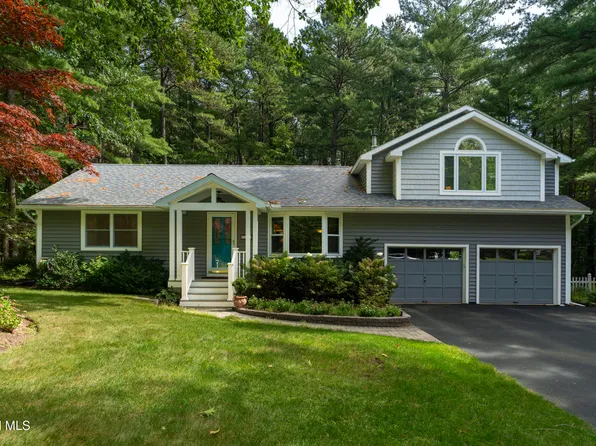 11 Hallak Drive, Milton, NY 12020