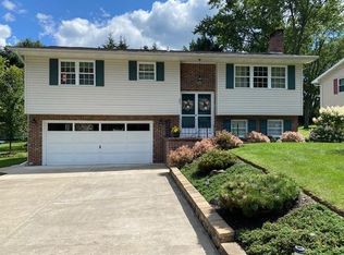 921 Sarah Ln, Endicott, NY 13760