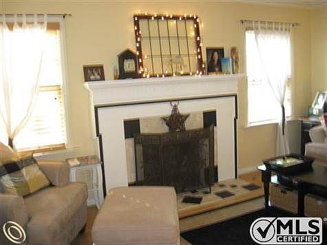 1720 Hampton 001 (Small) (2).jpg