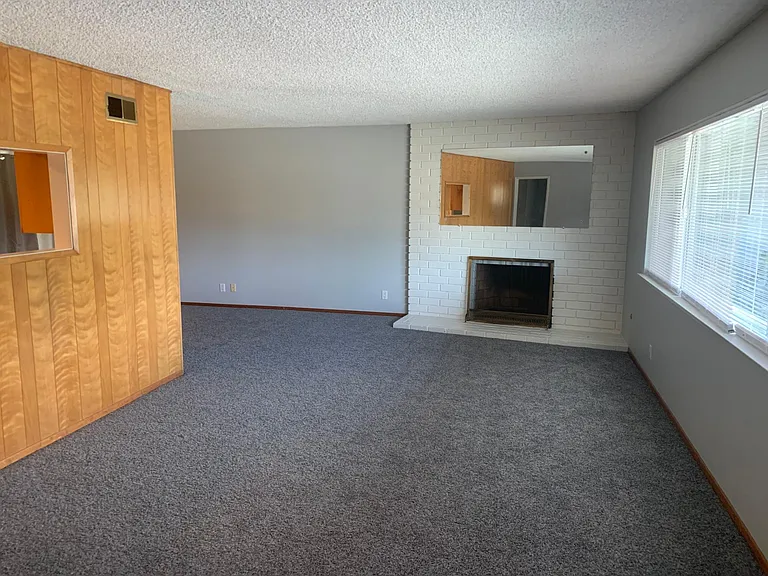 3816 Lealma Ave — Photo 2