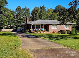 802 Linden Dr, Chester, SC 29706