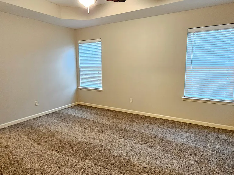 142 Weathering Dr — Photo 19